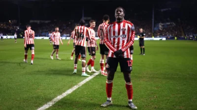 Eliezer Mayenda Cetak Gol Kunci, Bawa Sunderland Ke Puncak Awal di Bournemouth
