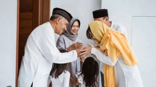 7 Pertanyaan Basa-basi yang Bikin Risih saat Lebaran, Jangan Ditanyakan Ya Bun..