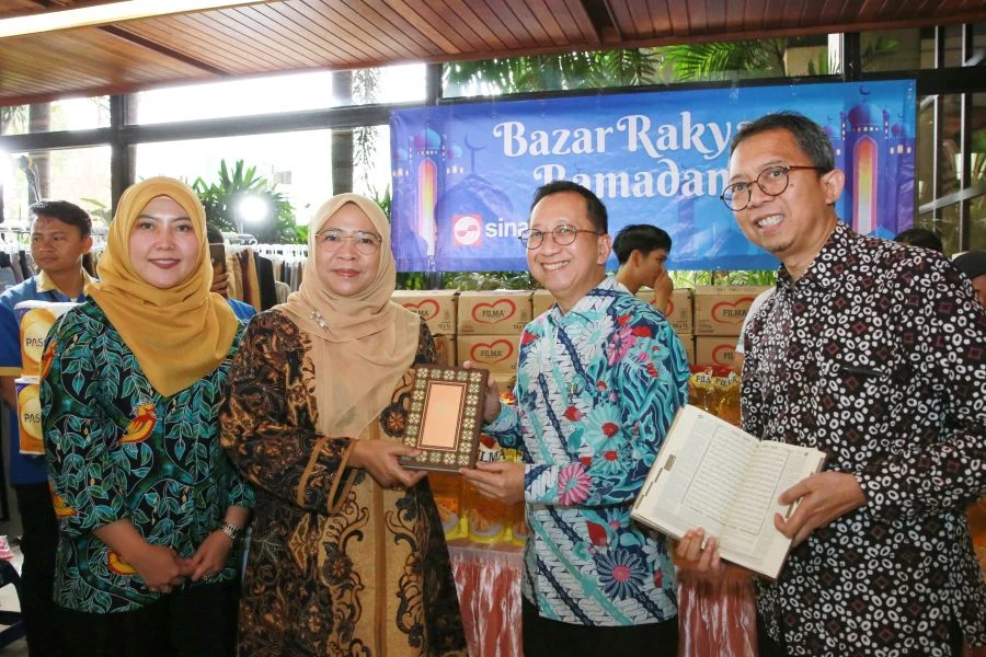 APP Group Donasikan 1.000 Mushaf Al‑Qur’an pada Bazaar Lebaran 2026 Kementerian Perindustrian