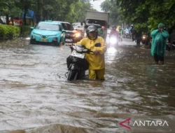 Banjir Jakarta Merambah 148 RT: Ribuan Warga Terkepung Air hingga Senin Siang