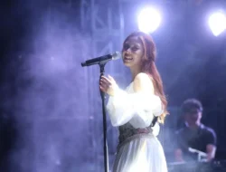 Bergetar di Atas Panggung, Nadin Amizah Menghadapi Duka Vidi Aldiano