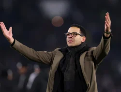 Blunder Fatal Jorgensen Hancurkan Chelsea di Paris, Ini Alasan Liam Rosenior Tetap Beri Pembelaan