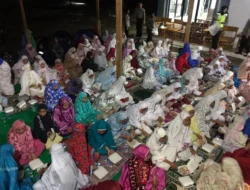Buka Puasa dengan Ratusan Santri di Ponpes Shohibul Muslimin, Kapolres Serang Ingatkan Ancaman Geng Motor Jelang Lebaran