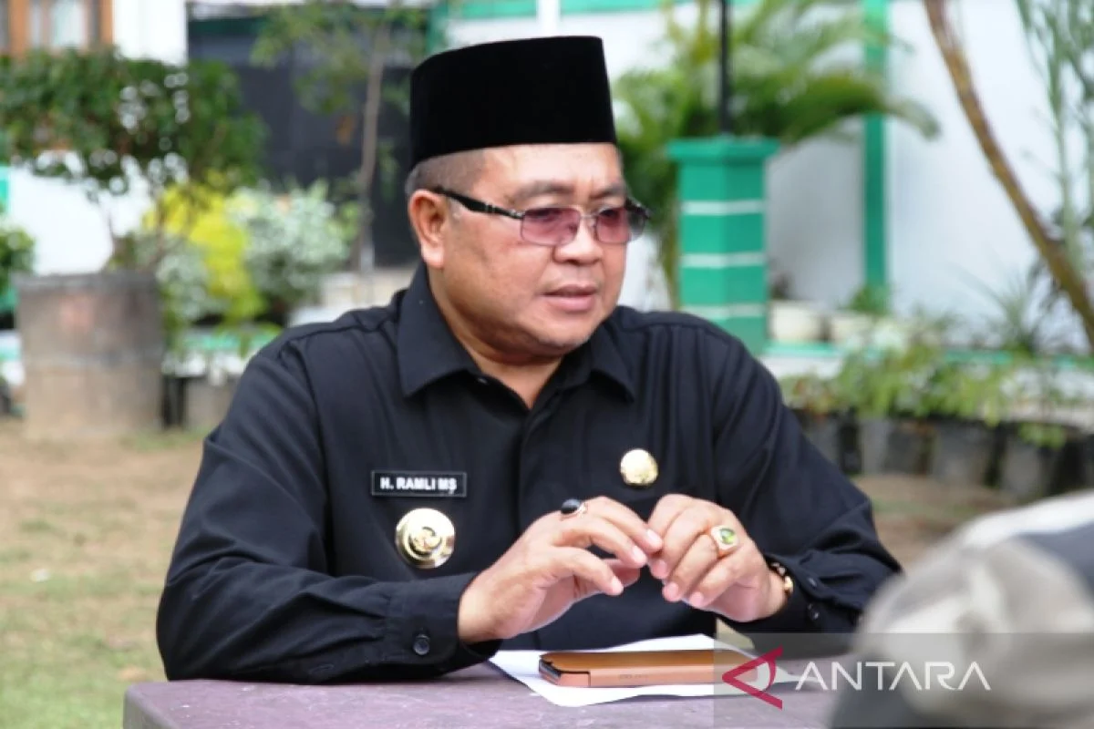Bupati Aceh Barat Beri Santunan kepada Mantan Kombatan GAM yang Sakit – Kepedulian yang Menginspirasi