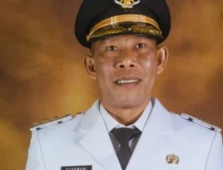 Bupati Bulungan Syarwani Tampil Sederhana di Pasar, Kontras Tajam dengan Gaya Formal Gubernur Kaltim