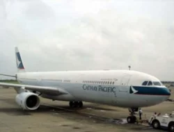 Cathay Pacific Naikkan Biaya Tambahan Bahan Bakar 34% Akibat Lonjakan Harga Avtur