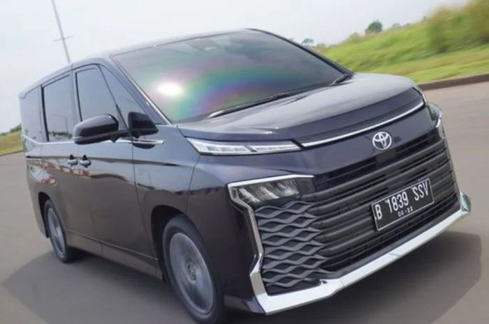 Cek Harga OTR Jakarta Toyota Voxy Si Baby Alphard