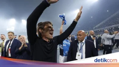 Conte Bangga Napoli Tetap Bersaing Meski Dilanda Krisis Besar
