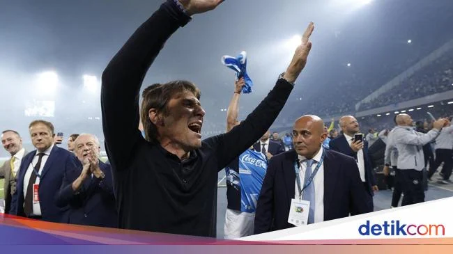Conte Bangga Napoli Tetap Bersaing Meski Dilanda Krisis Besar