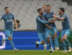 Debut Horor Antonin Kinsky di Liga Champions Memicu Rencana Pinjaman Besar Tottenham