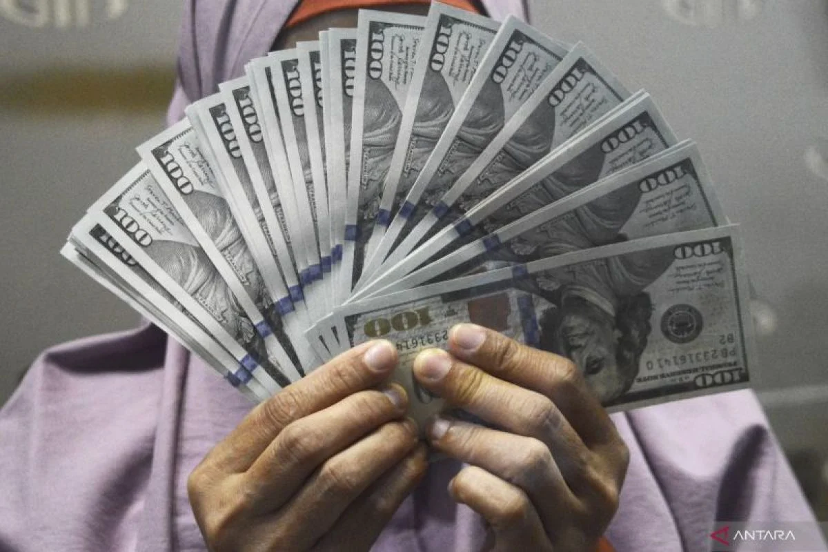 Dolar AS Mencapai Puncak 10 Bulan di Tengah Ketegangan Timur Tengah