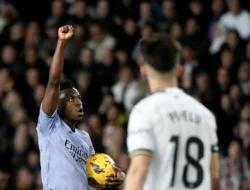 Drama di Mestalla: Valencia Selamatkan Posisi dengan Kemenangan 3-2 atas Alavés