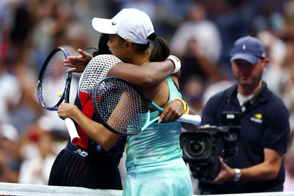 Drama di Miami Open: Coco Gauff Raih Perempat Final Pertama, Sementara Umpire Hentikan Pertandingan Karena Krisis Tak Terduga