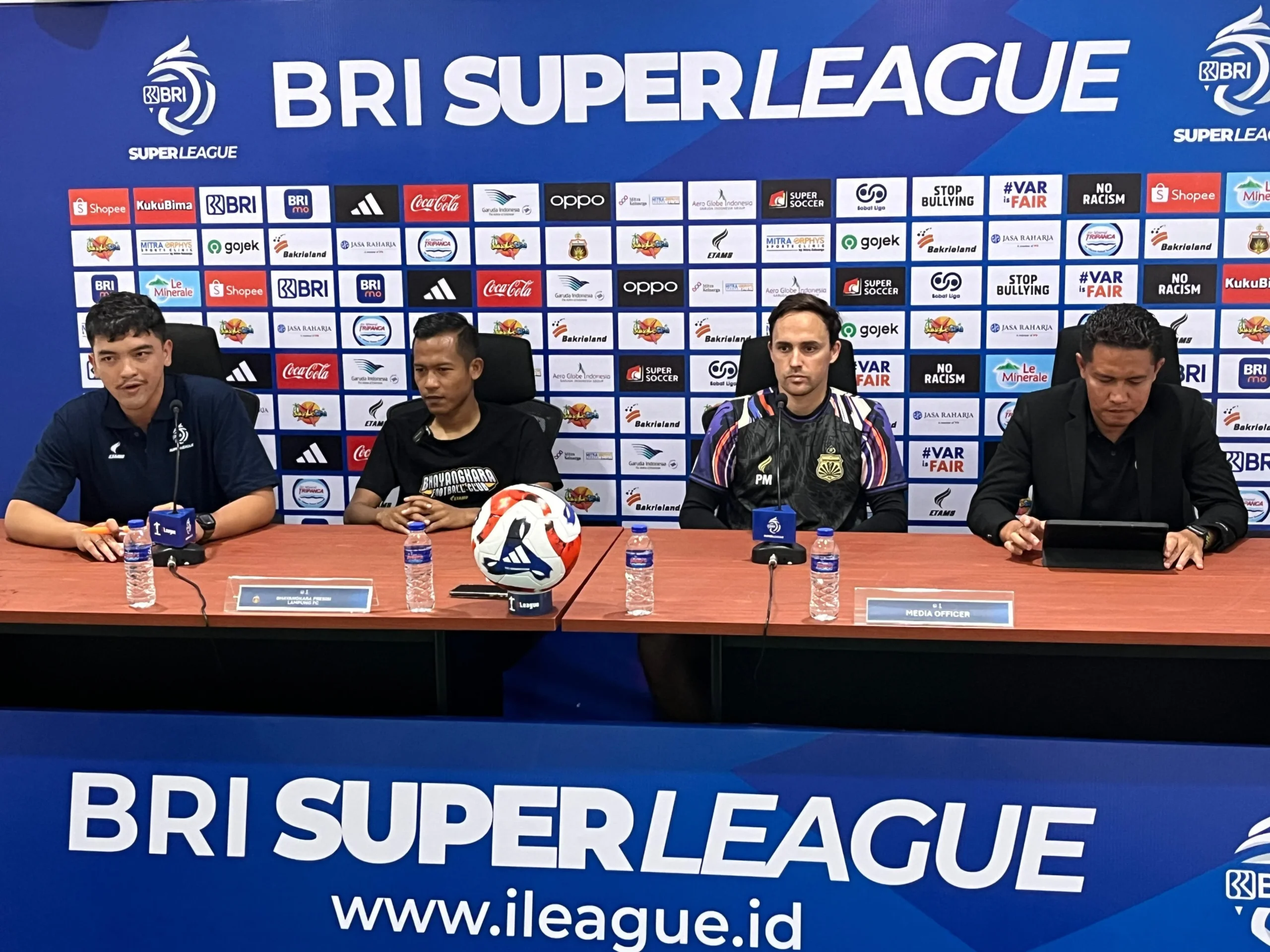 Drama di Sumpah Pemuda: Bhayangkara FC Bangkit 2-1 Atas Arema FC dengan Sembilan Pemain Singo Edan