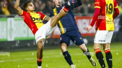 Drama Go Ahead Eagles vs Twente: Dean James Terjerat Penalti, Tim Tertinggal 1-4