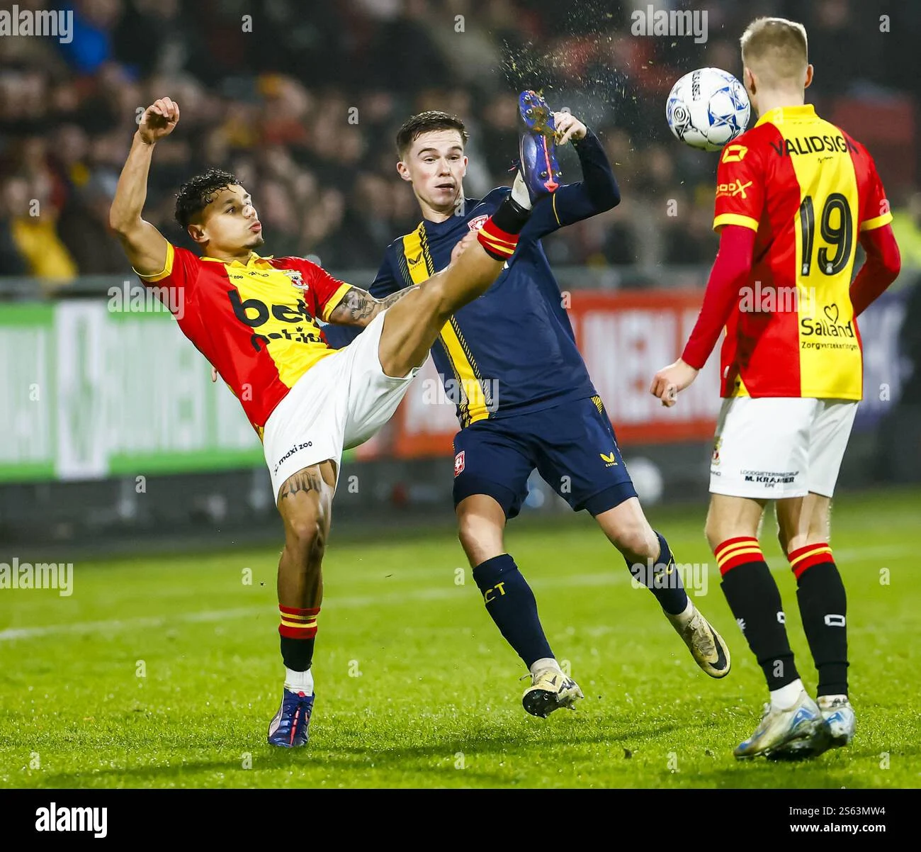 Drama Go Ahead Eagles vs Twente: Dean James Terjerat Penalti, Tim Tertinggal 1-4