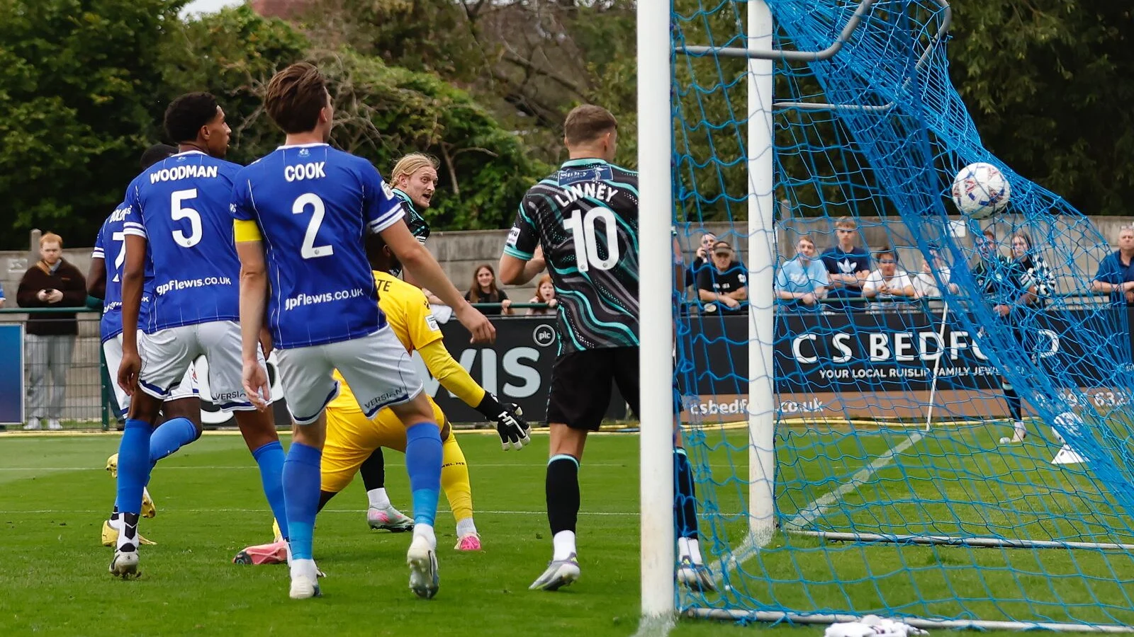 Drama Menegangkan Braintree Town: Kegagalan 2-1 vs Carlisle United Mengguncang Papan Relegasi