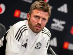 Eks Pelatih Liga Inggris Siap Gantikan Michael Carrick di Manchester United: Pilihan, Tantangan, dan Harapan Besar