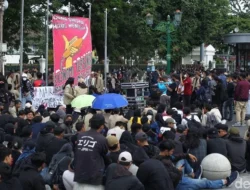 Gelar Aksi Damai di Kantor Walikota Palembang Front Aksi Rakyat Palembang Minta Walikota Palembang Evaluasi dan Copot Kasat Pol PP Kota Palembang Diduga Belum Maksimal Melaksanakan Perda Kota Palembang