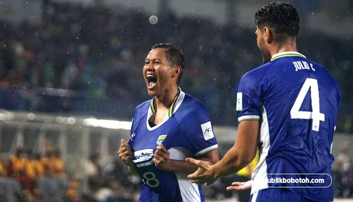 Gol Adam Alis Dibalas Penalti Peralta, Persib Jaga Jarak 4 Poin di Puncak Klasemen