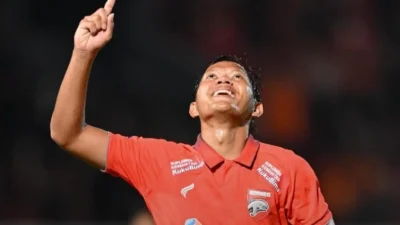 Gol Emosional Adam Alis ke Gawang Borneo FC: Senang Bisa Cetak Gol, Tapi Respek Tetap Nomor Satu!