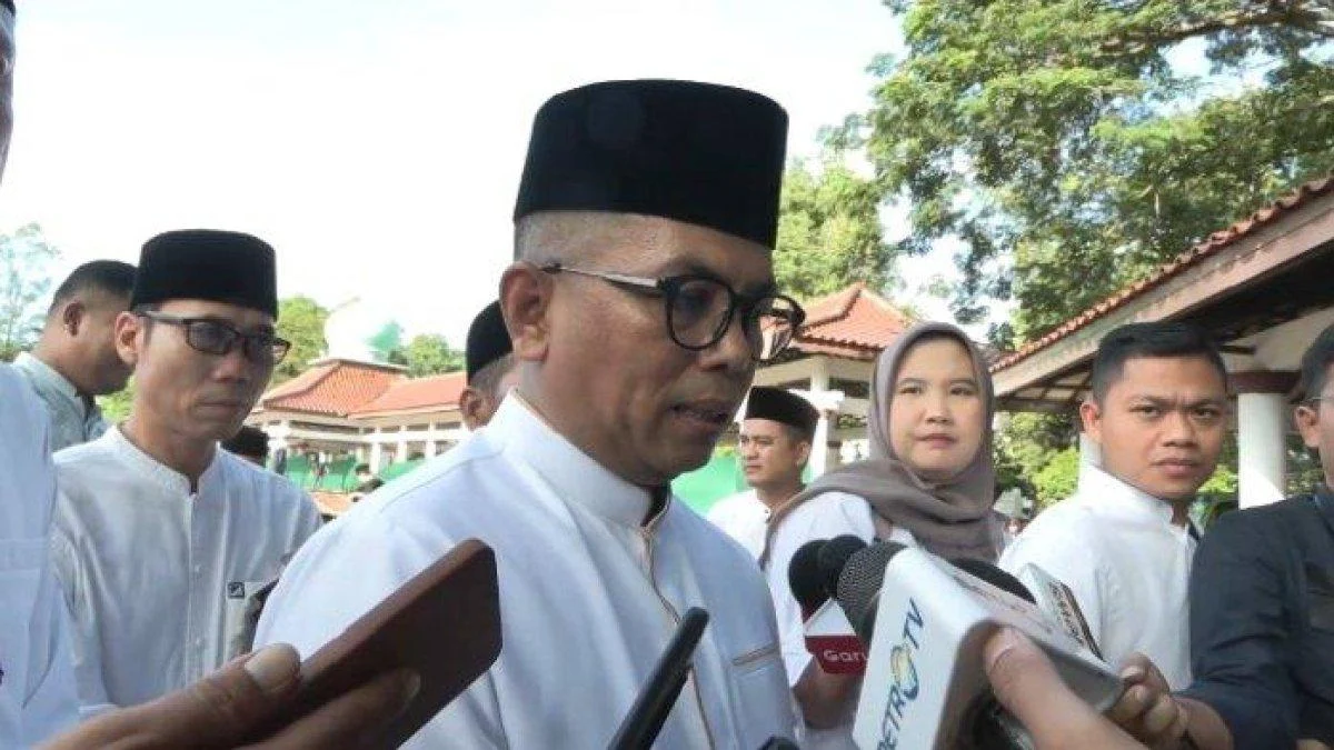 Gubernur Andra Soni Salat Idulfitri di Alun‑Alun Serang, Ajak Pererat Silaturahmi dan Persaudaraan