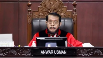 Hakim MK Anwar Usman Resmi Pamit: Sidang Terakhir, “Mohon Maaf” dalam Emosi Mengharukan