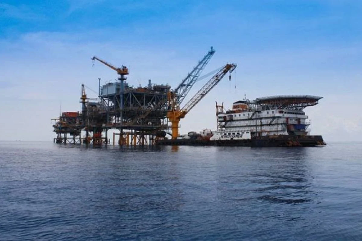 Harga Minyak Naik, Saham Turun, Prospek Damai Timur Tengah Ditinjau Ulang