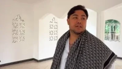 Haru! Ivan Gunawan Salat Idulfitri di Masjid yang Ia Bangun Sendiri