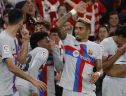 Hattrick Raphinha Bawa Barcelona Menang atas Sevilla, Tetap di Puncak Klasemen