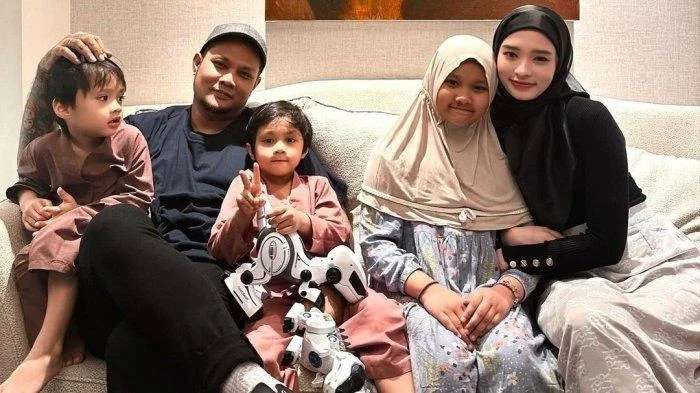 Hubungan Virgoun dan Inara Rusli Membaik: Febby Carol Ungkap Dinamika Keluarga dan Peran Ibu Tiri Lindi Fitriyana