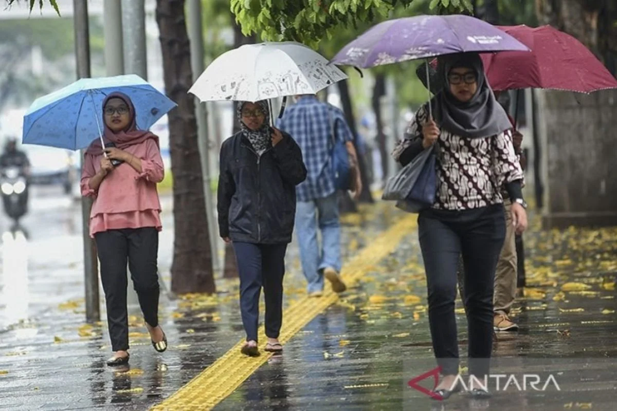 Hujan Ringan Mendominasi Jakarta, Aktivitas Ekonomi Ibu Kota Berpotensi Melambat