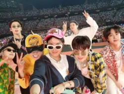 HYBE Klarifikasi Penggunaan Warna Merah di Konser BTS, Tuduhan Politik Dibantah