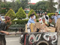 IJTI Cilegon Bagikan Ratusan Takjil di Bulan Ramadhan