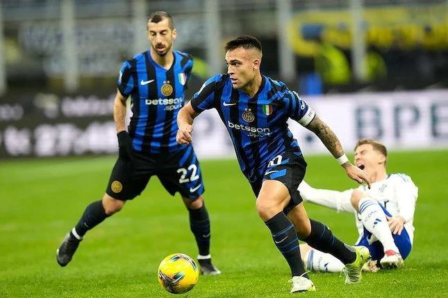 Inter Milan Perpanjang Dominasi Serie A, Gores Kemenangan 2-0 atas Genoa dengan Gol Ajaib Dimarco