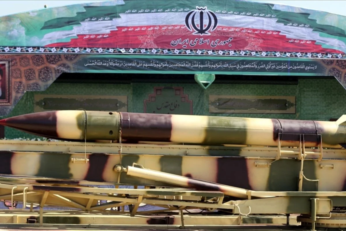 Iran Luncurkan Rudal Balistik ke Israel, Israel Klaim Hancurkan Bunker Ali Khamenei; Fakta di Balik Hoaks dan Serangan Tomahawk