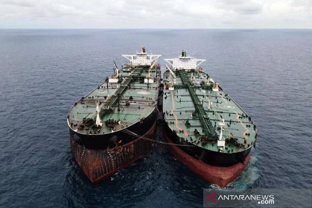 Iran Paksa Tiga Kapal Kargo Berbalik di Selat Hormuz
