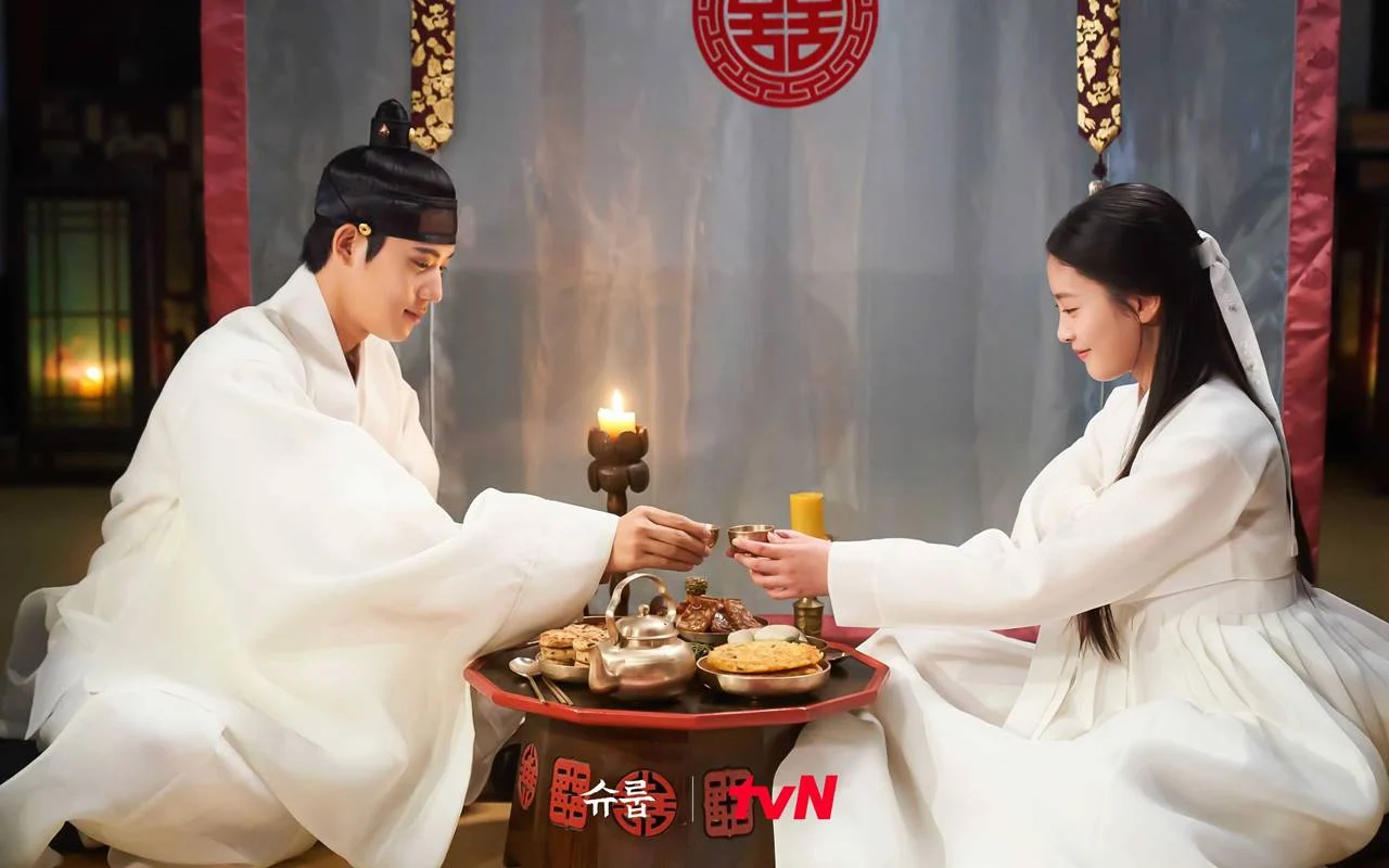 Jadi Sorotan! 6 Pasangan Romantis Moon Sang Min yang Mengguncang Layar Film dan Drama Korea