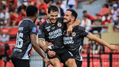 Jadwal Super League Malam Ini: Persib vs Persik dan PSBS vs Semen Padang, Laga Panas Beda Kasta