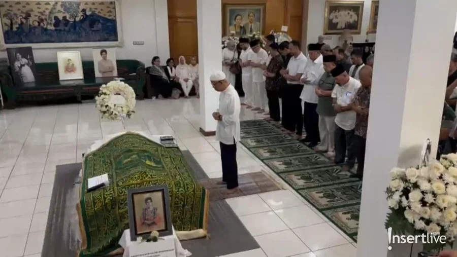 Jenazah Vidi Aldiano Dimakamkan di TPU Tanah Kusir