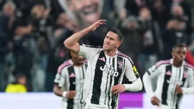 Juventus Kembali Menggoda Vlahovic: Kontrak Baru, Cedera, dan Penolakan Tawaran