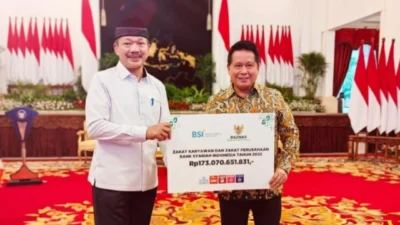 Karyawan PT IPC TPK Salurkan Zakat Melalui LAZISKU untuk Masyarakat Jakarta Utara