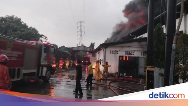 Kebakaran Pabrik Terpal di Bogor dan Tragedi Trail Run Lebarun: Dampak, Penanganan, dan Panggilan Keselamatan
