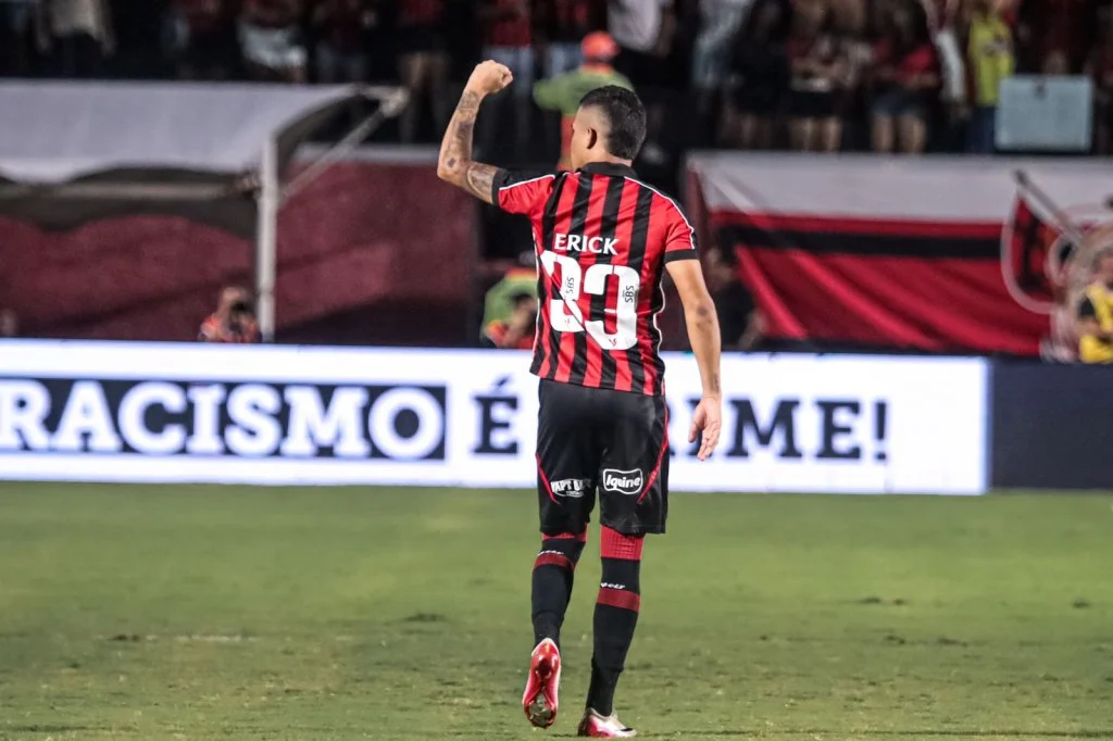 Kejutan di Barradão: Vitória Tundukkan Atlético-MG 2-0, Strategi Domínguez Gagal Total