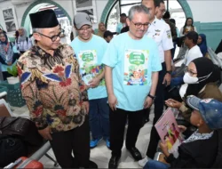 Kemendikdasmen Bagikan 24 Ribu Buku Gratis di Stasiun Pasar Senen