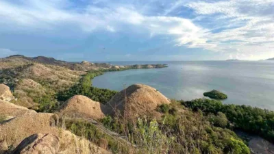 Ketika Labuan Bajo Melesat, Siapa yang Tertinggal?