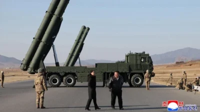 Kim Jong Un Amati Uji Sistem Peluncur Roket Bersama Putrinya, Kim Ju Ae