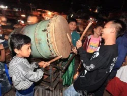 Kiper Nadeo Argawinata Pikat Hati Warga: Naik Bak Terbuka Tabuh Drum Malam Takbiran di Samarinda!