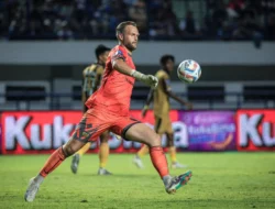 Kiper Sonny Stevens Jadi Mimpi Buruk! Persija Jakarta Gagal Menang Gara-Gara Penalti yang Mentah