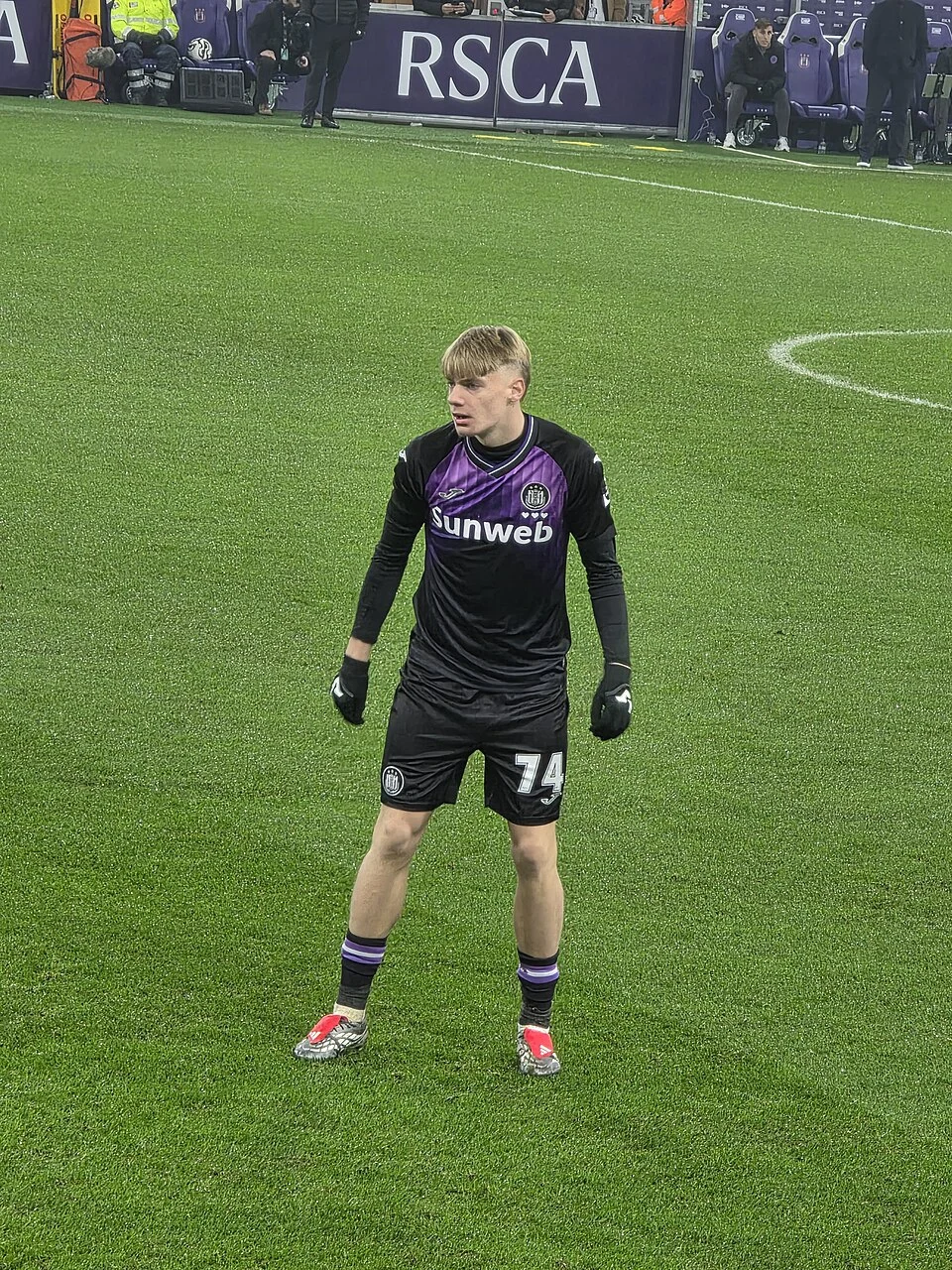 Kisah Anderlecht: Dari Kepergian Schmeichel hingga Bakat Muda Nathan De Cat Memikat Premier League
